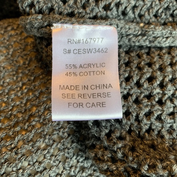 ADORA dark gray loose knit cropped sweater with light gray flowers - Picture 7 of 7